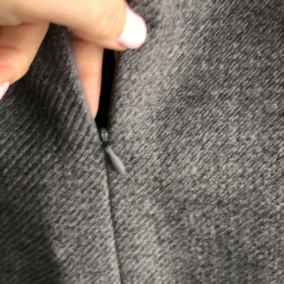 AKRIS PUNTO Gray Wool Dress with pockets & faux leather trim - Picture 8 of 10